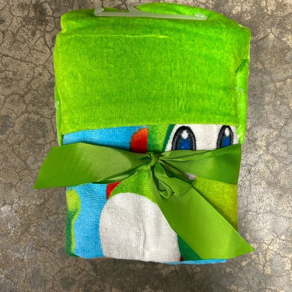NWT Super Mario Yoshi Hooded Towel Wrap - Green‎ 24”x50” - Picture 4 of 4